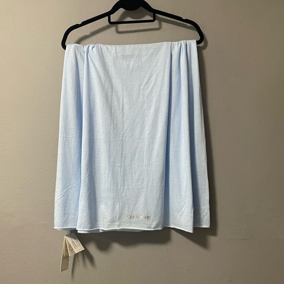 NWT Calvin Klein scarf/ wrap/ shawl/ capelet/ halter top in light blue. - Picture 3 of 13